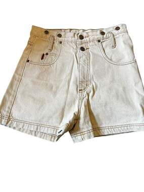 L.e.i light wash beige jean shorts  Y2K vintage high rise